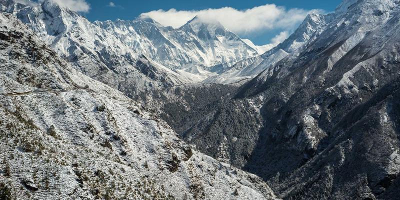 杭州卫生间装修核心指南：极简设计中的防水防潮与干湿分离要点