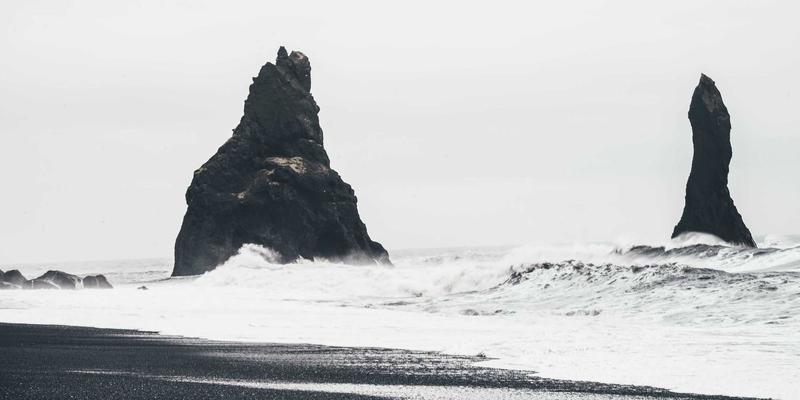 杭州极简风格中灯光设计的艺术：天工装饰解析无主灯照明如何提升空间层次感